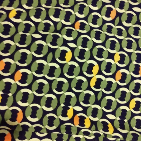 Lularoe Pants - NWT Lularoe TC Leggings Green Circular Pattern